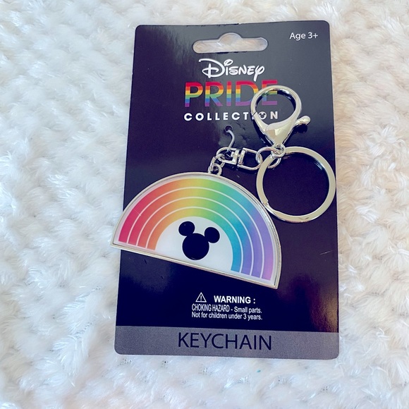 Disney pride collection Rainbow key chain nwt - Picture 2 of 3